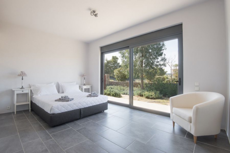 MAISONETTE ON PELOPONNESE IN PORTO HELI (VERVERODA) photo 9