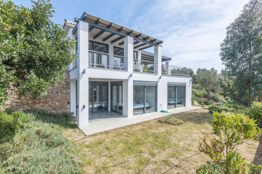 MAISONETTE ON PELOPONNESE IN PORTO HELI (VERVERODA) photo 2