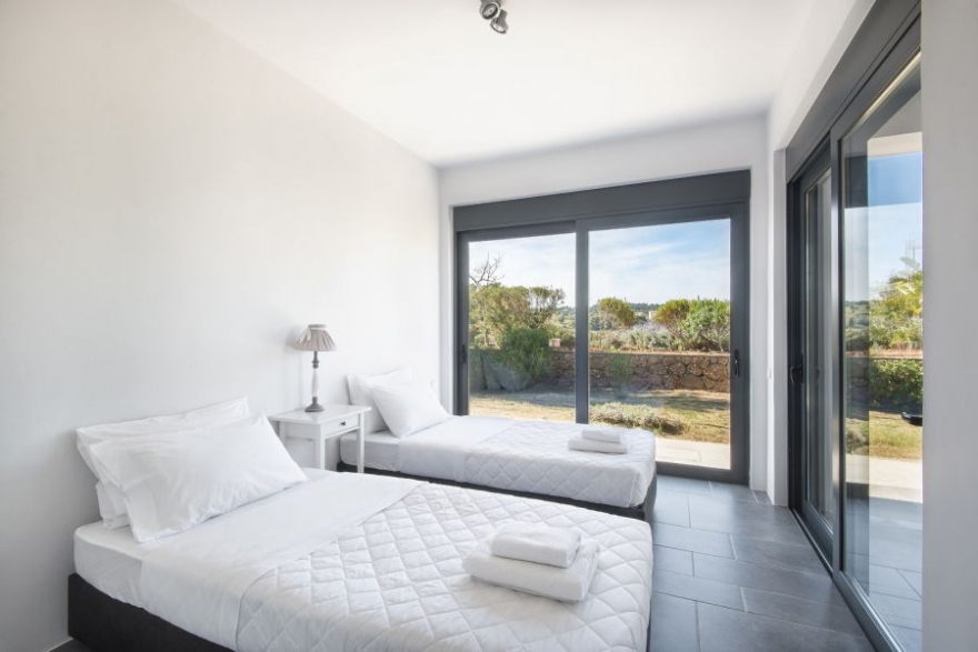 MAISONETTE ON PELOPONNESE IN PORTO HELI (VERVERODA) photo 8