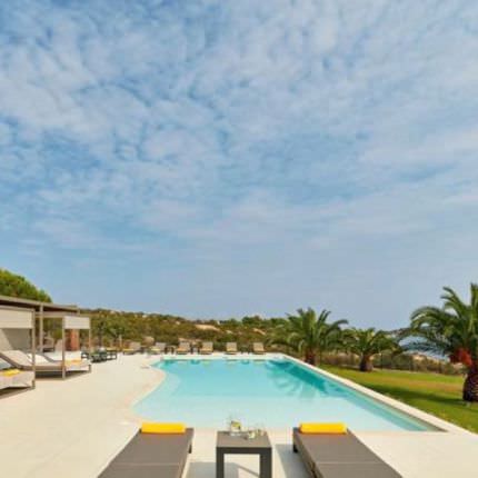 Аренда Вилл в 15 метрах от моря