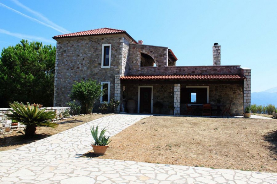 VILLA “PETRINO” IN NAFPAKTOS -CENTRAL GREECE photo 3