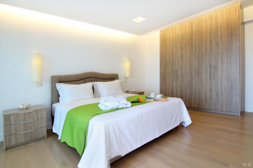 LUXURY VILLA  IN ANAVYSSOS photo 20