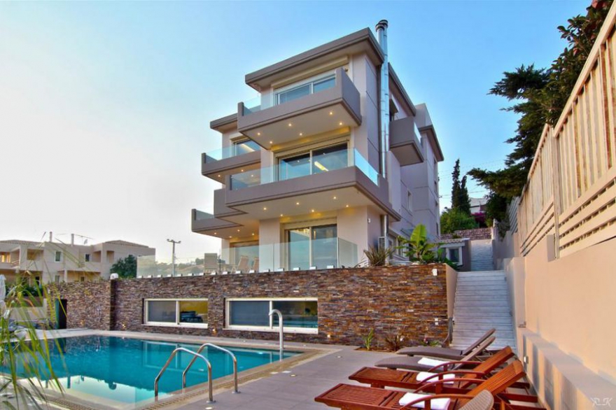LUXURY VILLA  IN ANAVYSSOS photo 3