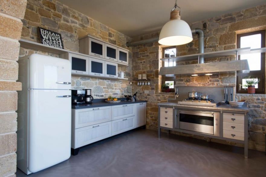 Luxury villa built on a plot of land located in Crete. photo 12
