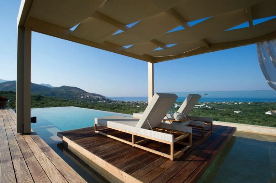 A luxury villa built on a plot of land 5.000 M2 photo 2