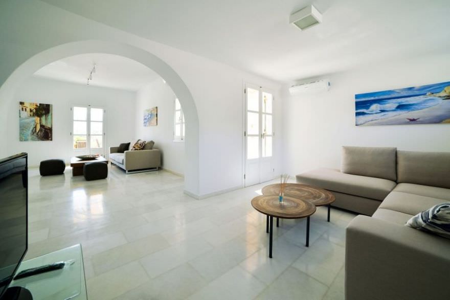 Luxury villa located in Santa Maria area in Paros photo 3