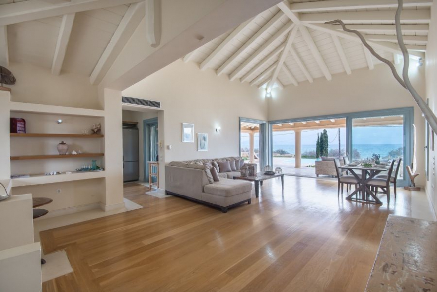 VILLA ON PELOPONNESE IN PORTO HELI photo 6
