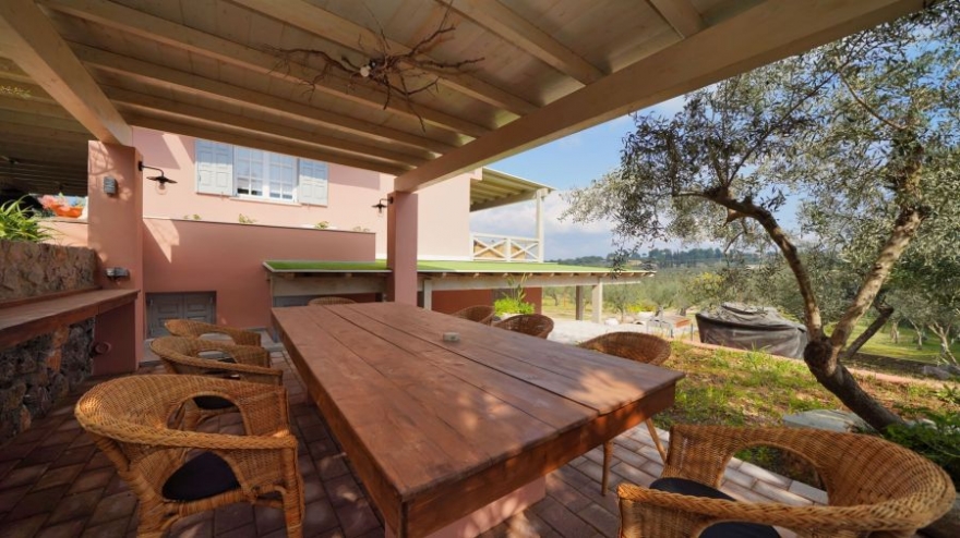 Olive Grove Rock Villa - Порто Хели фото 32