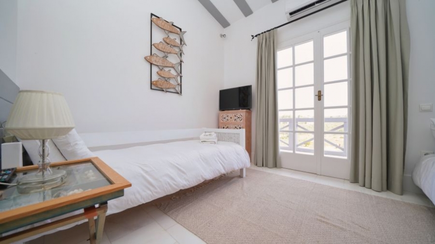 Olive Grove Rock Villa - Порто Хели фото 45