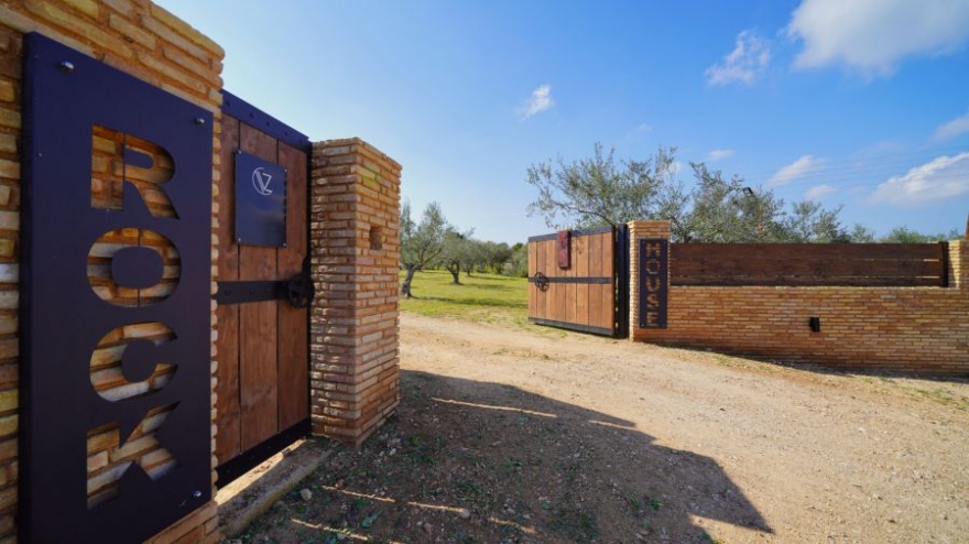 Olive Grove Rock Villa - Порто Хели фото 61