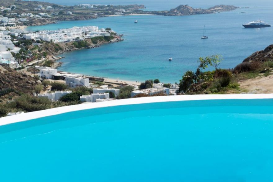 A luxury villa located in St. Lazarus area of Mykonos, on Psarou Bay photo 2