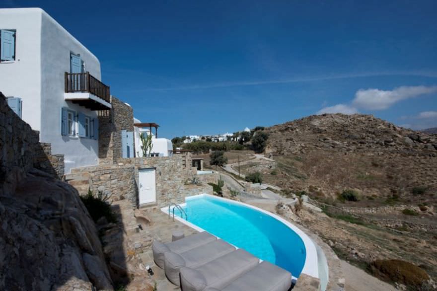 A luxury villa located in St. Lazarus area of Mykonos, on Psarou Bay photo 1