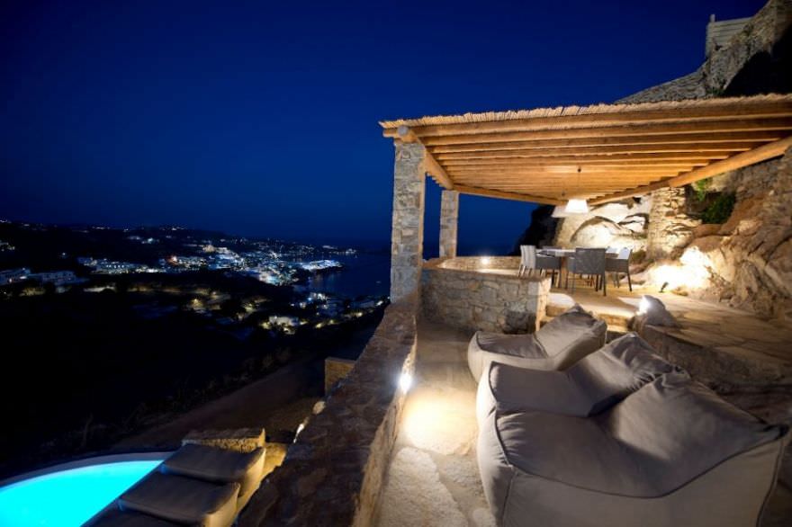 A luxury villa located in St. Lazarus area of Mykonos, on Psarou Bay photo 5