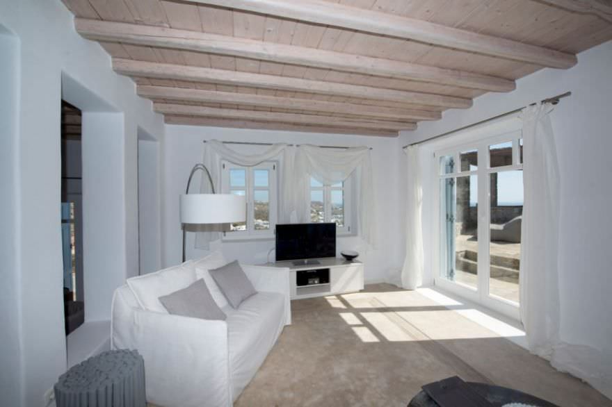 A luxury villa located in St. Lazarus area of Mykonos, on Psarou Bay photo 7