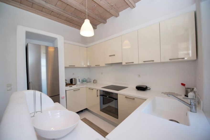 A luxury villa located in St. Lazarus area of Mykonos, on Psarou Bay photo 9