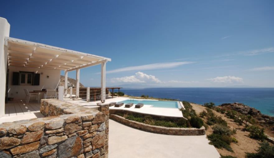 Villa overlooking the superb beach of Super Paradise photo 2