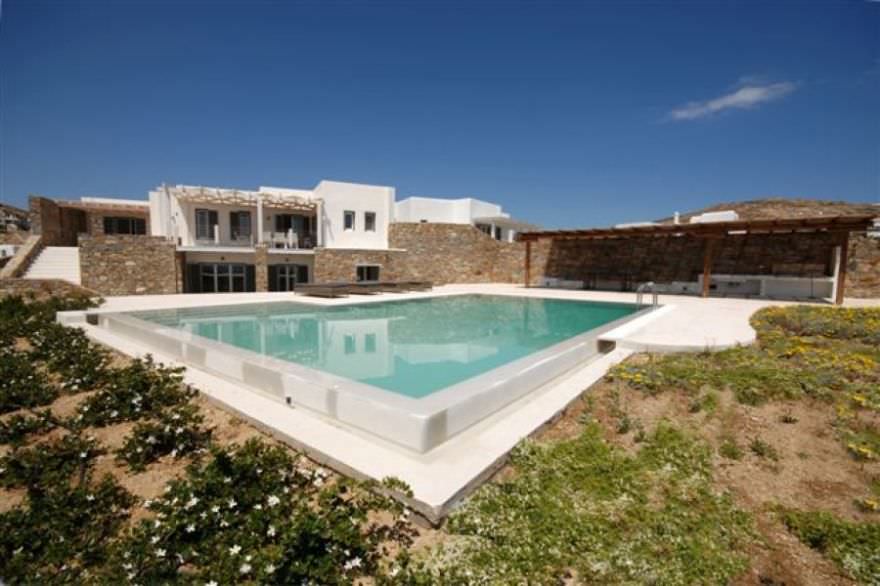 Villa overlooking the superb beach of Super Paradise photo 5