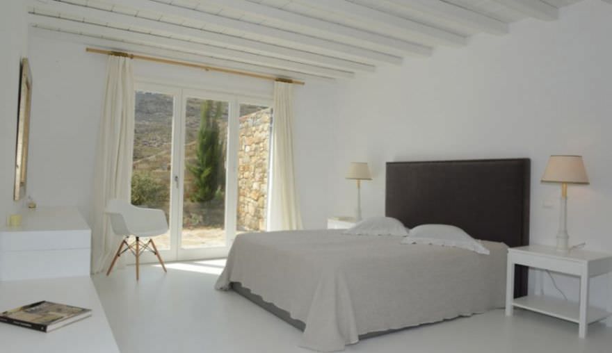 Villa overlooking the superb beach of Super Paradise photo 14