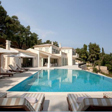 Аренда Вилл в 10 метрах от моря