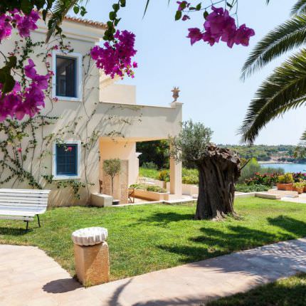 Аренда Вилл в 30 метрах от моря