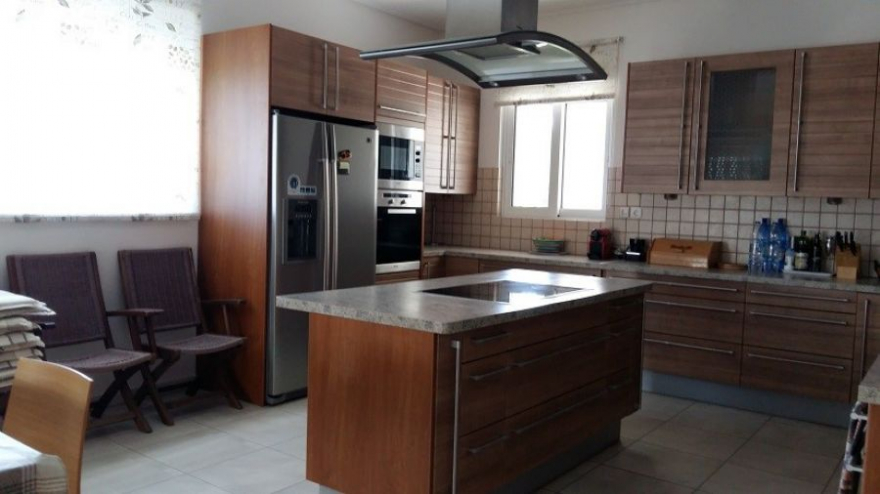 Раскошная вилла в Дилеси фото 14