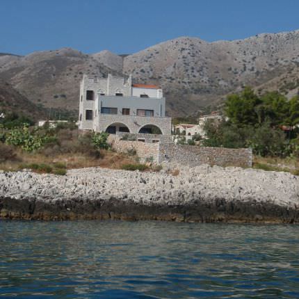 Купить Виллу в 50 метрах от моря